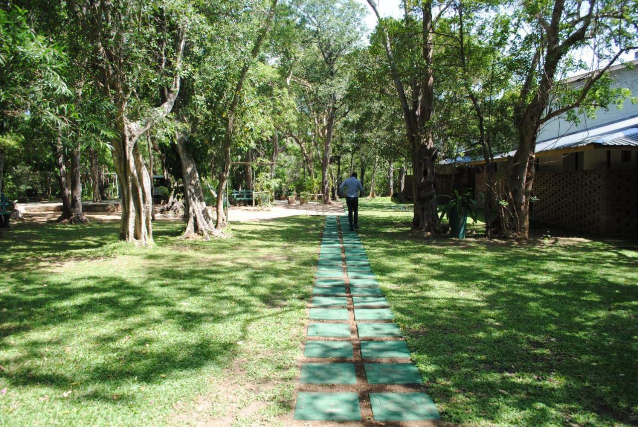 Giritale Hotel Polonnaruwa Dış mekan fotoğraf